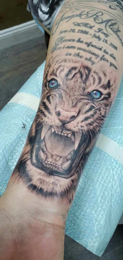 Tattoo Shop «No Hard Feelings Tattoo Gallery», reviews and photos, 10331 W Sample Rd, Coral Springs, FL 33065, USA