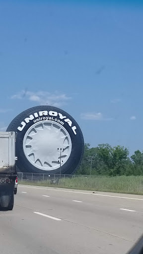 Sculpture «The Uniroyal Tire», reviews and photos, Detroit Industrial Expy, Allen Park, MI 48101, USA