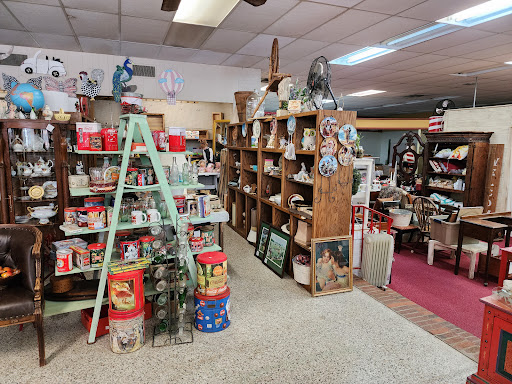 Rooster Town Antique & Vintage Mall