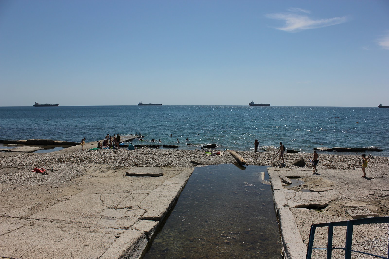 Photo de Gizel-Dere beach avec l'eau cristalline de surface