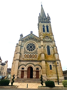 Église Saint-Étienne de Briare 17 Pl. de la République, 45250 Briare, France