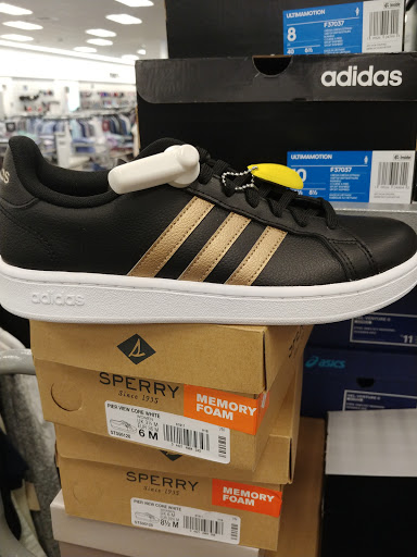 Department Store «Nordstrom Rack East Bay Bridge Shopping Center», reviews and photos, 3839 Emery St, Emeryville, CA 94608, USA