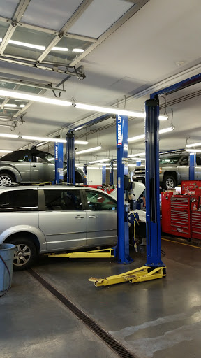 Auto Repair Shop «AAA Northway Car Care & Travel Center», reviews and photos, 1647 U.S. 9, Clifton Park, NY 12065, USA