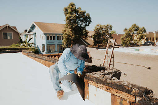 Roofing contractor Pasadena