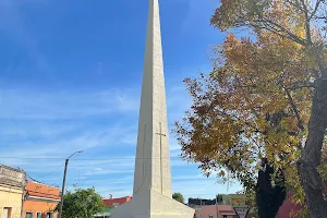 Obelisco de Treinta y Tres image