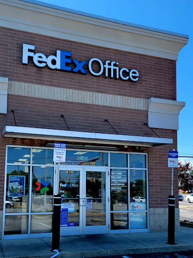 FedEx Office Print & Ship Center, 34800 Euclid Ave, Willoughby, OH 44094, USA, 