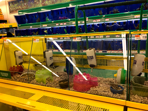 Pet Supply Store «Pet Supplies Plus», reviews and photos, 5092 Mayfield Rd, Lyndhurst, OH 44124, USA