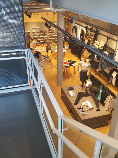 Clothing Store «Nike The Grove», reviews and photos, 189 The Grove Dr, Los Angeles, CA 90036, USA