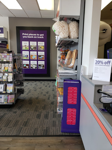 Print Shop «FedEx Office Print & Ship Center», reviews and photos, 1720 N Harlem Ave, Elmwood Park, IL 60707, USA
