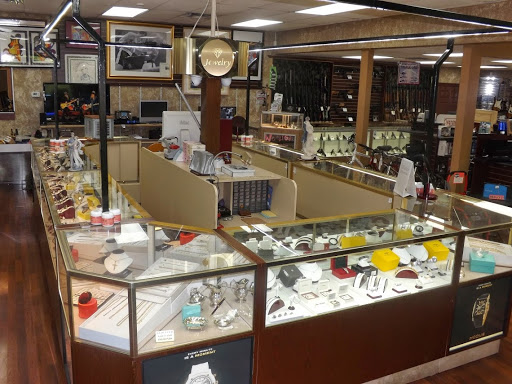 Pawn Shop «Pine Ridge Pawn & Jewelry», reviews and photos, 2033 Pine Ridge Rd #4, Naples, FL 34109, USA