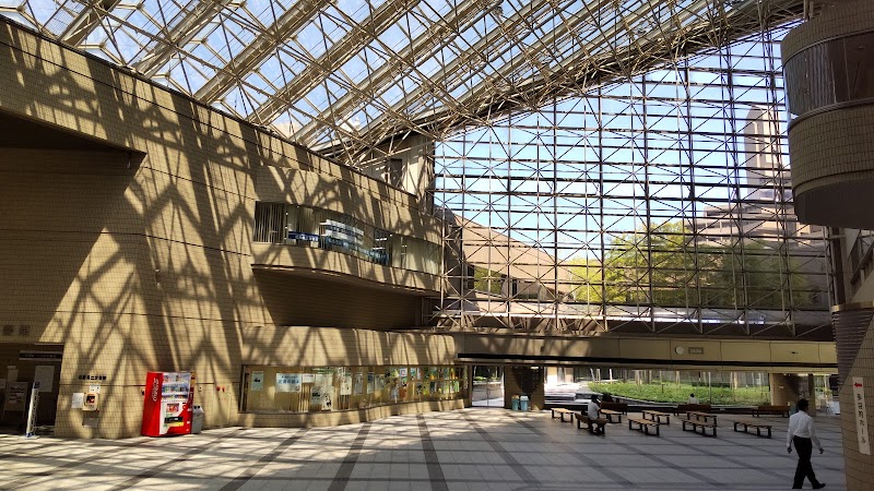 広島県立図書館