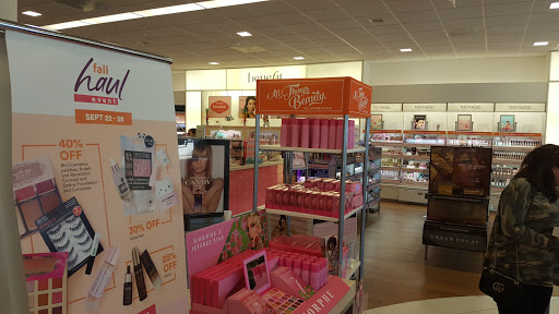 Cosmetics Store «Ulta Beauty», reviews and photos, 6025 Kruse Dr #160, Solon, OH 44139, USA