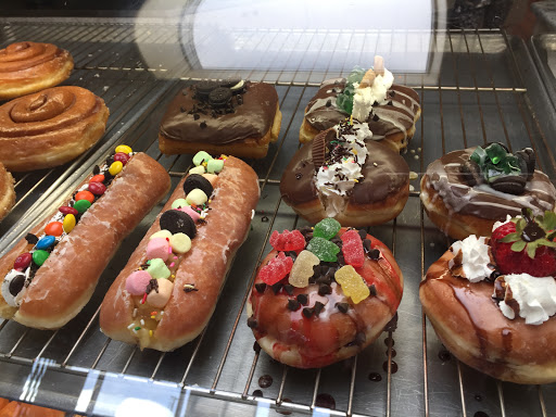 Donut Shop «Gourmet Donut», reviews and photos, 1800 Atlantic Ave, Long Beach, CA 90806, USA