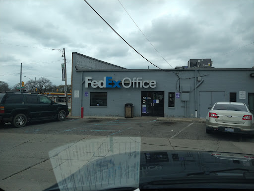 Print Shop «FedEx Office Print & Ship Center», reviews and photos, 19049 Mack Ave, Grosse Pointe, MI 48236, USA