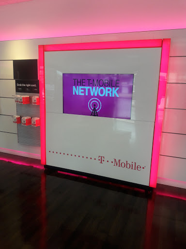 Cell Phone Store «T-Mobile», reviews and photos, 100 Promenade Pkwy A, Fayetteville, GA 30214, USA