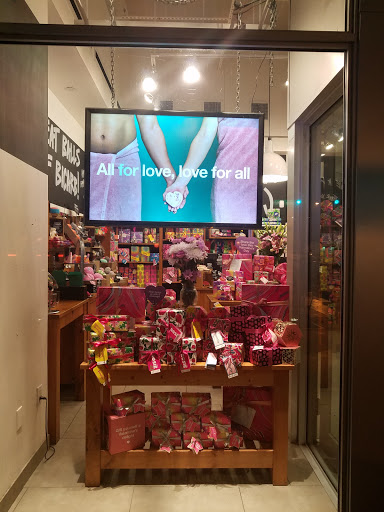 Cosmetics Store «LUSH Fresh handmade cosmetics», reviews and photos, 605 Lincoln Rd B, Miami Beach, FL 33139, USA