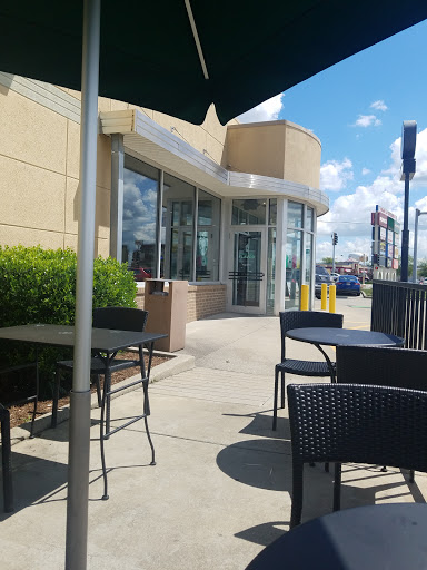 Starbucks, 1700 Avenue of Mid-America, Effingham, IL 62401, USA, 