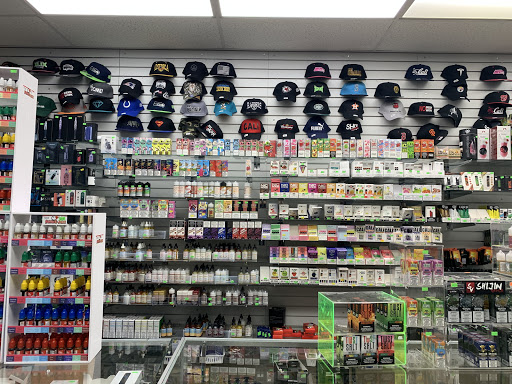 Convenience Store «Cypress Mini Mart/Smoke & Vape Shop», reviews and photos, 20925 Cypress Way, Lynnwood, WA 98036, USA