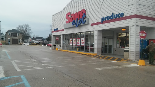 Grocery Store «Save-A-Lot», reviews and photos, 822 Lake Ave, Ashtabula, OH 44004, USA