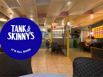 Tank & Skinny's No.6, Letterkenny