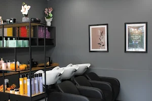 Migliore Mirco Salon - Specializzato in Balayage, Airtouch e Keratin Therapy image