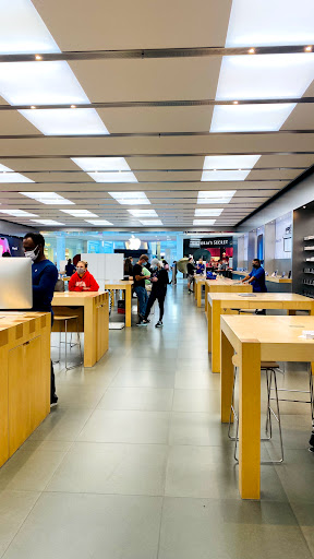 Computer Store «Apple King of Prussia», reviews and photos, 160 N Gulph Rd, King of Prussia, PA 19406, USA