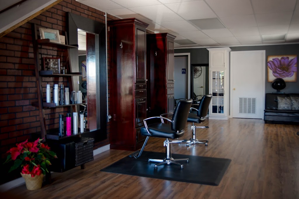 Lee Gillikin HairStylist 28557