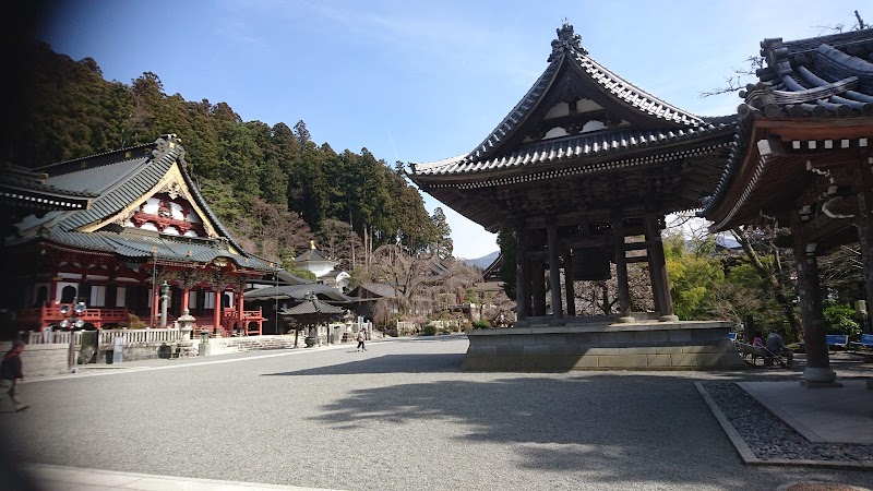 日蓮宗総本山久遠寺 総門