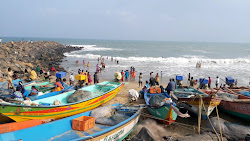 Zdjęcie Bharathiyar Nagar Beach z powierzchnią turkusowa woda