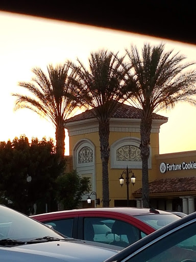 Shopping Mall «Tuskatella Shopping Center», reviews and photos, 1344 N Tustin St, Orange, CA 92867, USA