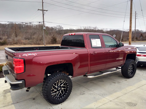 Used Car Dealer «Travers Autoplex», reviews and photos, 18155 Old Hwy 66, Eureka, MO 63025, USA