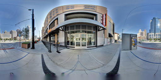 Bar & Grill «Howl at the Moon | Splitsville Luxury Lanes», reviews and photos, 145 Second St E, Cincinnati, OH 45202, USA