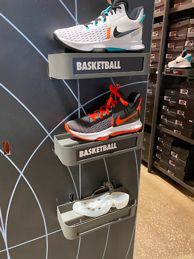 Clothing Store «Nike Factory Store», reviews and photos, 917 Lighthouse Pl, Michigan City, IN 46360, USA