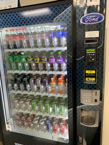 Kia Dealer «Willowbrook Kia», reviews and photos, 7335 S. Kingery Hw, Willowbrook, IL 60527, USA