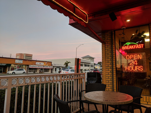 Donut Shop «Dandee Donut Factory», reviews and photos, 1900 E Atlantic Blvd, Pompano Beach, FL 33060, USA