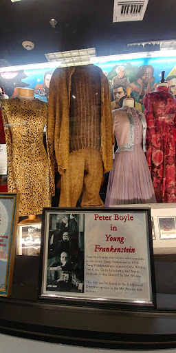 Movie Rental Store «Movie Madness Video», reviews and photos, 4320 SE Belmont St, Portland, OR 97215, USA