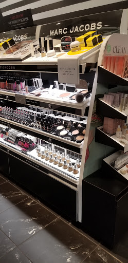 Cosmetics Store «SEPHORA», reviews and photos, 7130 Austin St, Forest Hills, NY 11375, USA