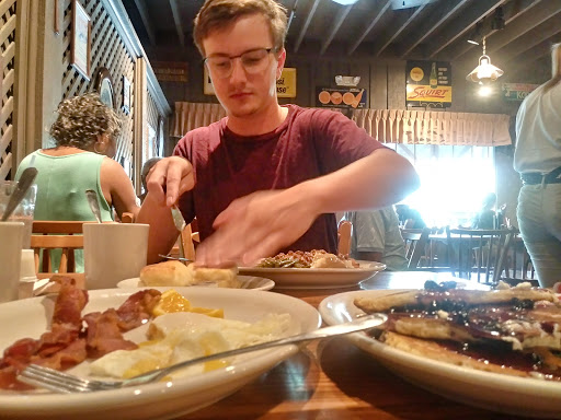 American Restaurant «Cracker Barrel Old Country Store», reviews and photos, 2920 Hospitality St, Tallahassee, FL 32303, USA
