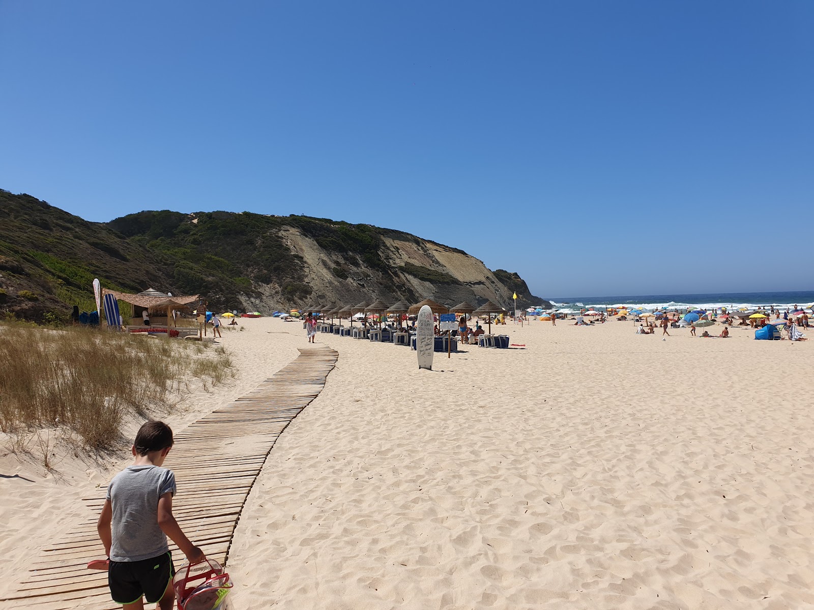 Foto de Praia do Carvalhal con muy limpio nivel de limpieza