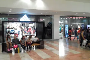 adidas Store Mexico City, Plaza Satelite image