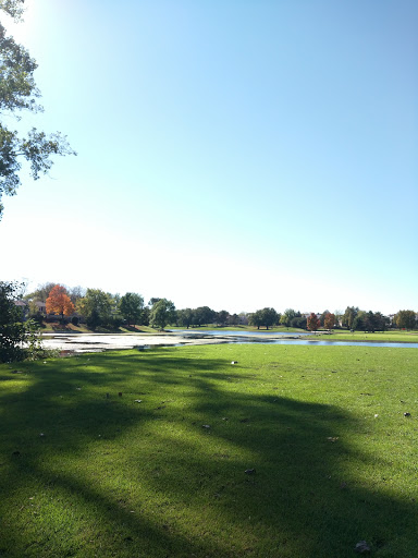 Golf Course «Walnut Greens Golf Course», reviews and photos, 1150 N Walnut Ln, Schaumburg, IL 60194, USA