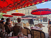 Atmosphère du Restaurant français Café Saint-Tropez à Paris - n°3