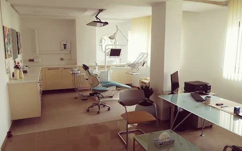 Cabinet Dr. Omar Chatti - Dentiste image