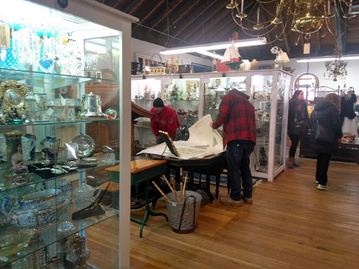 Shopping Mall «Aquidneck Shopping Centre», reviews and photos, 77 E Main Rd, Middletown, RI 02842, USA