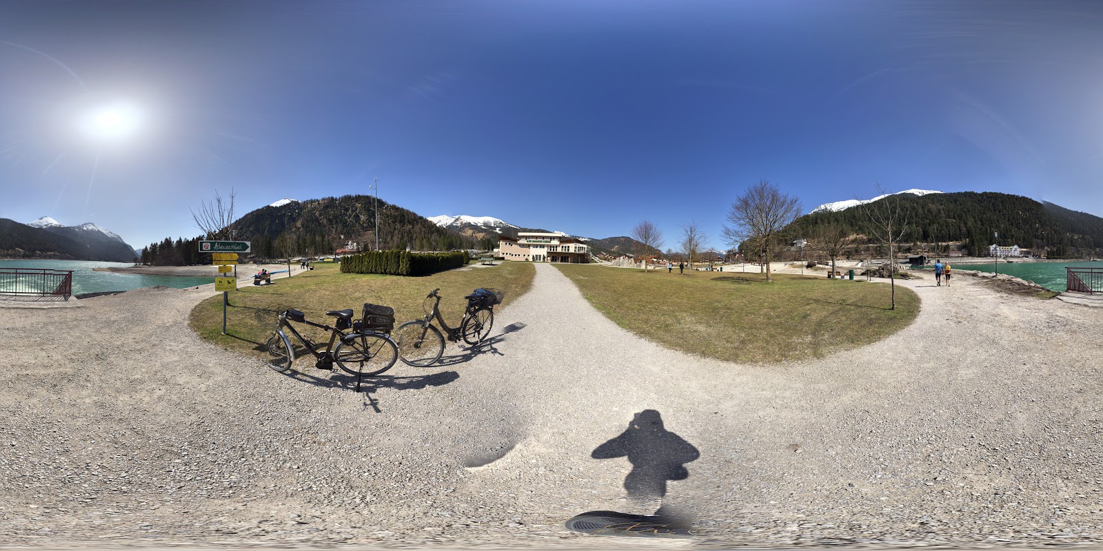 Foto de Achensee com uma linha costeira espaçosa