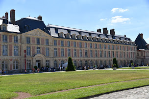 Photo n°121 de LE FRANCE à Fontainebleau ()