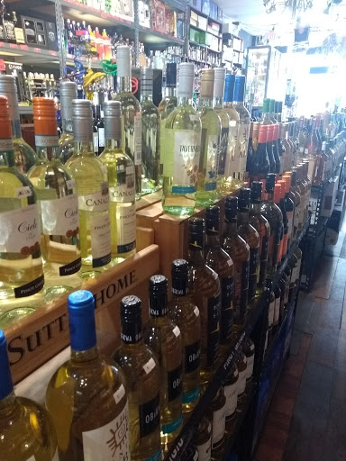 Liquor Store «C R Liquor Store», reviews and photos, 2119 Hollywood Blvd, Hollywood, FL 33020, USA