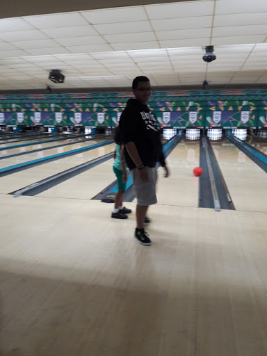 Bowling Alley «Wayne Bowling & Recreation», reviews and photos, 36900 Michigan Ave, Wayne, MI 48184, USA