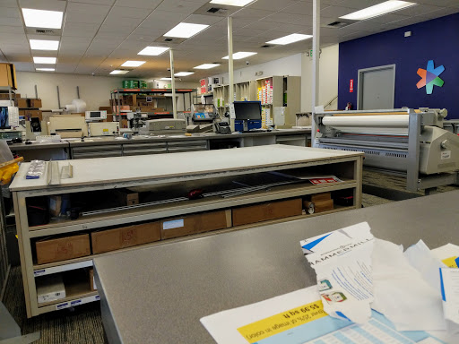 Print Shop «FedEx Office Print & Ship Center», reviews and photos, 518 Central Way, Kirkland, WA 98033, USA
