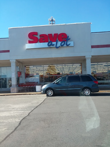 Shopping Mall «Circle Plaza Shopping Center», reviews and photos, 425-527 E Belt Blvd, Richmond, VA 23224, USA